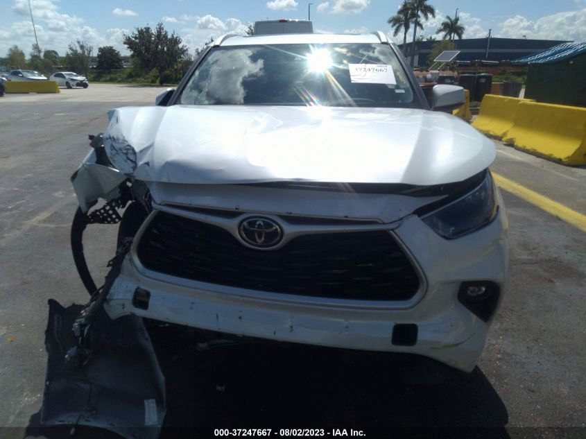 2022 TOYOTA HIGHLANDER XLE - 5TDGZRAH2NS093122