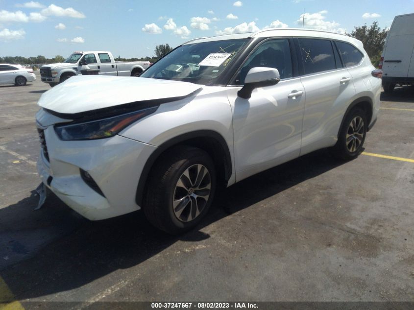2022 TOYOTA HIGHLANDER XLE - 5TDGZRAH2NS093122