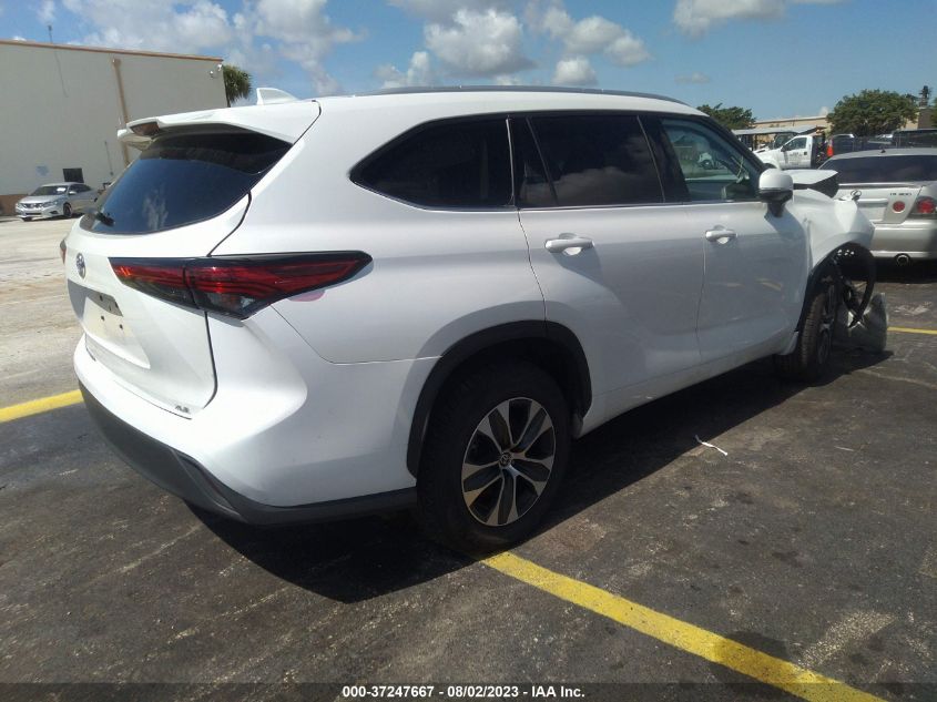 2022 TOYOTA HIGHLANDER XLE - 5TDGZRAH2NS093122