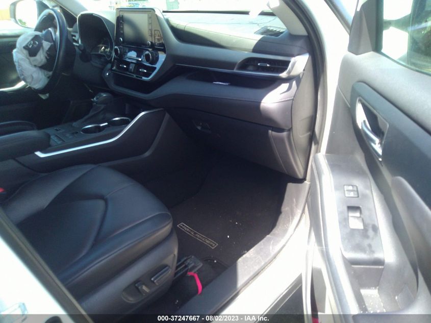 2022 TOYOTA HIGHLANDER XLE - 5TDGZRAH2NS093122