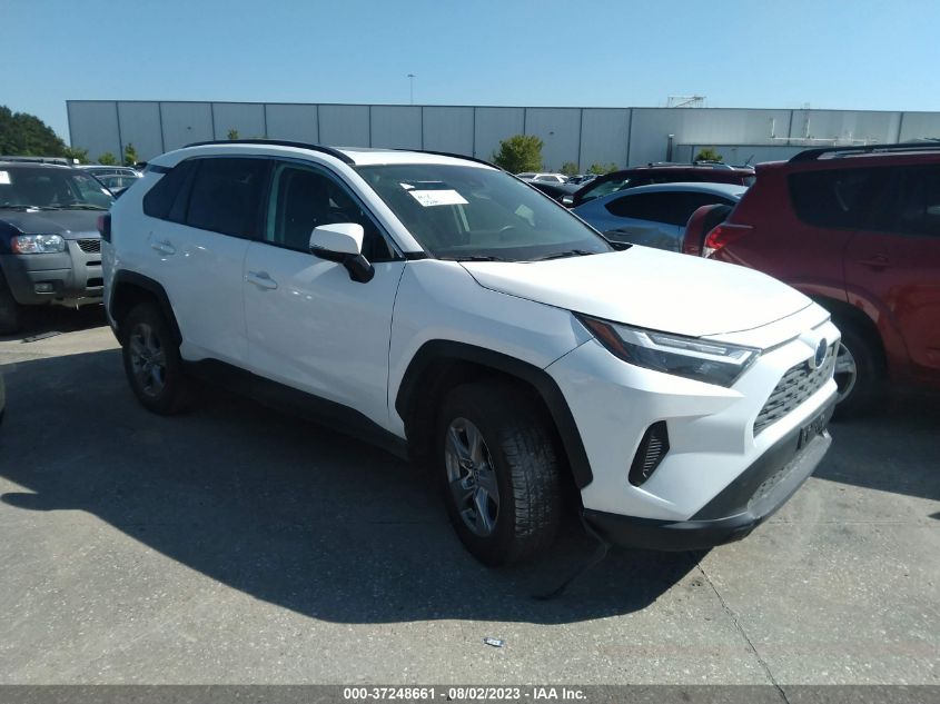 2022 TOYOTA RAV4 HYBRID XLE - JTMRWRFV8ND137720
