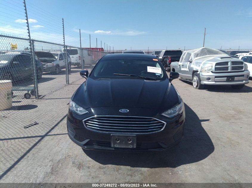 3FA6P0HD5KR171378 Ford Fusion SE 12