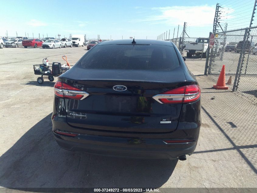 3FA6P0HD5KR171378 Ford Fusion SE 16