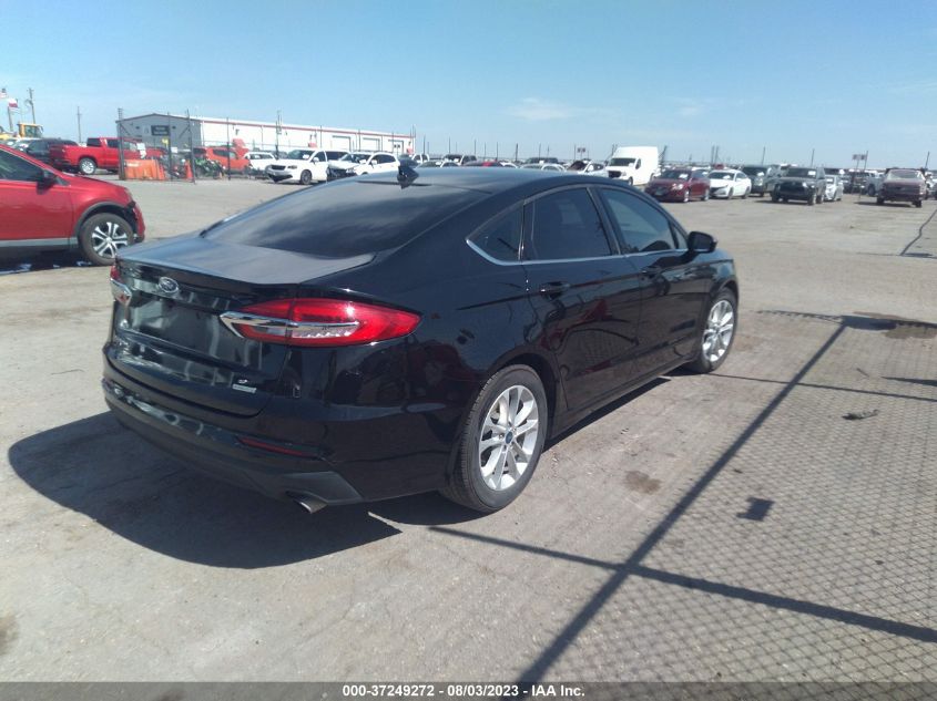 3FA6P0HD5KR171378 Ford Fusion SE 4