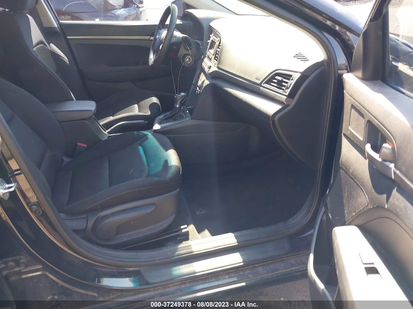 VIN 5NPD74LF7JH331019 2018 HYUNDAI ELANTRA SE