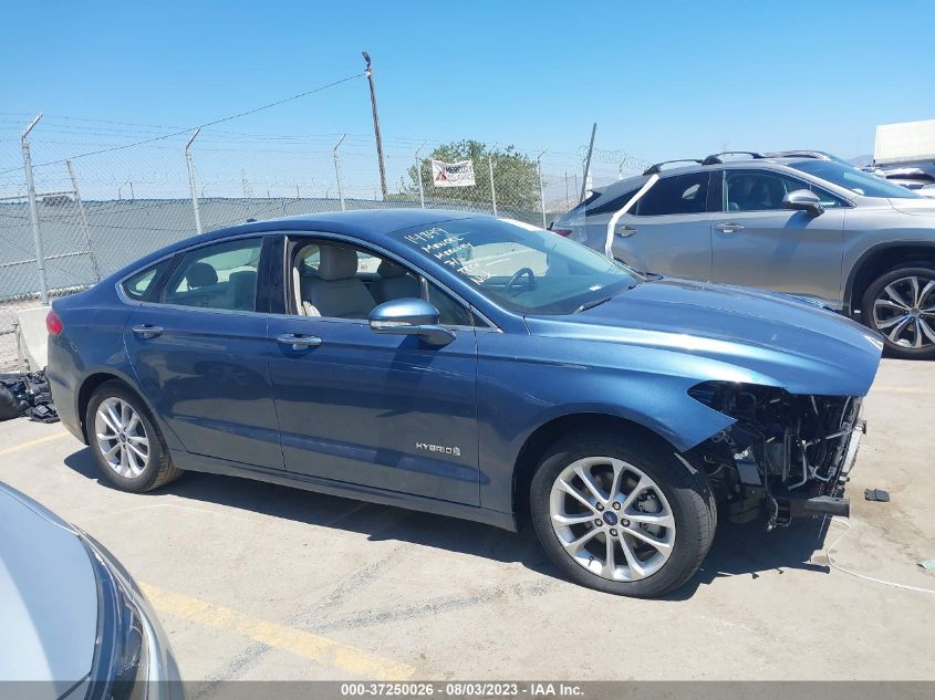 3FA6P0MU3KR200365 Ford Fusion Hybrid SEL 14