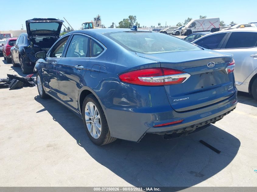 3FA6P0MU3KR200365 Ford Fusion Hybrid SEL 3