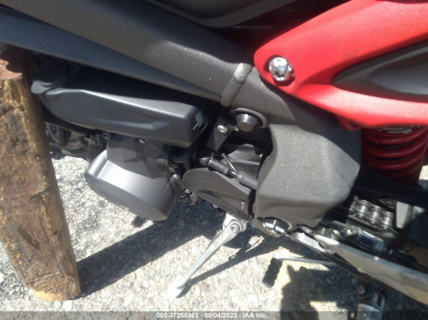 2020 TRIUMPH MOTORCYCLE STREET TRIPLE R SMTA534D7LTAA8331