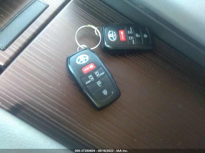 2022 TOYOTA SIENNA LE - 5TDKRKEC0NS106126