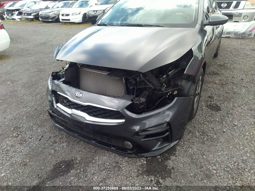 3KPF24ADXME390891 Kia Forte LXS 6