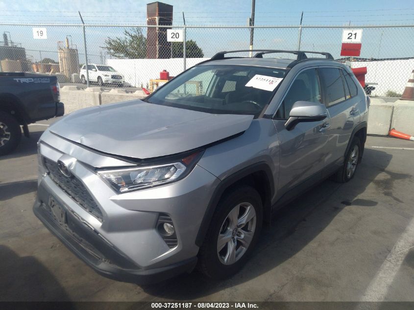 2T3W1RFV1LW072050 Toyota RAV4 XLE 2