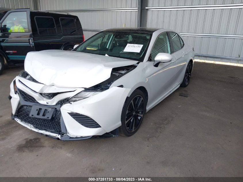 4T1B61HKXKU696120 Toyota Camry XSE 2