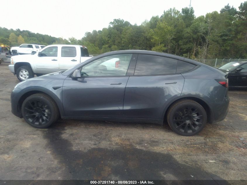 7SAYGAEEXPF774571 Tesla Model Y LONG RANGE 14