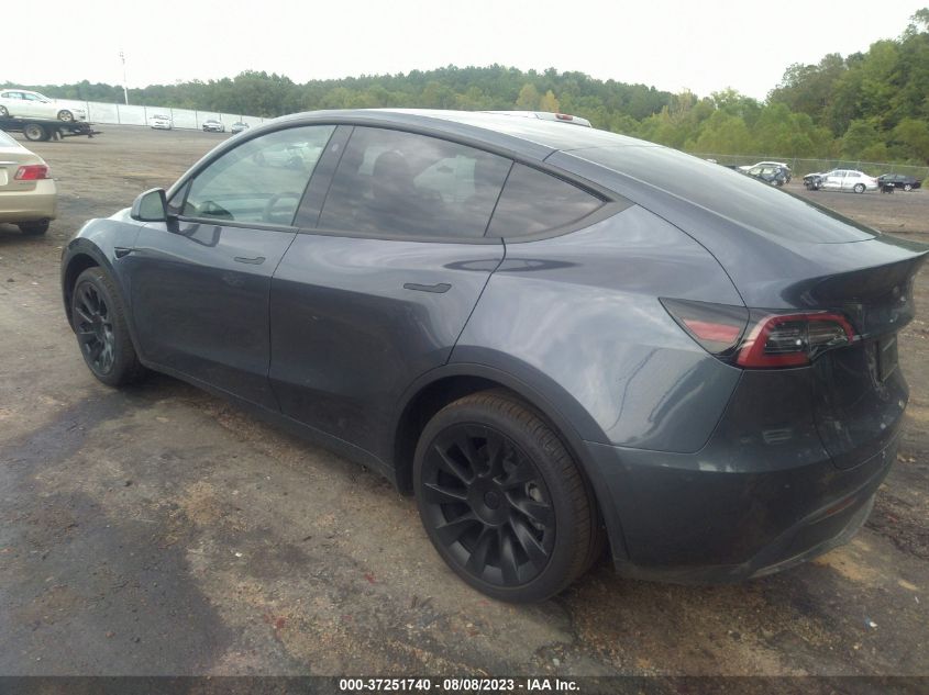 7SAYGAEEXPF774571 Tesla Model Y LONG RANGE 3