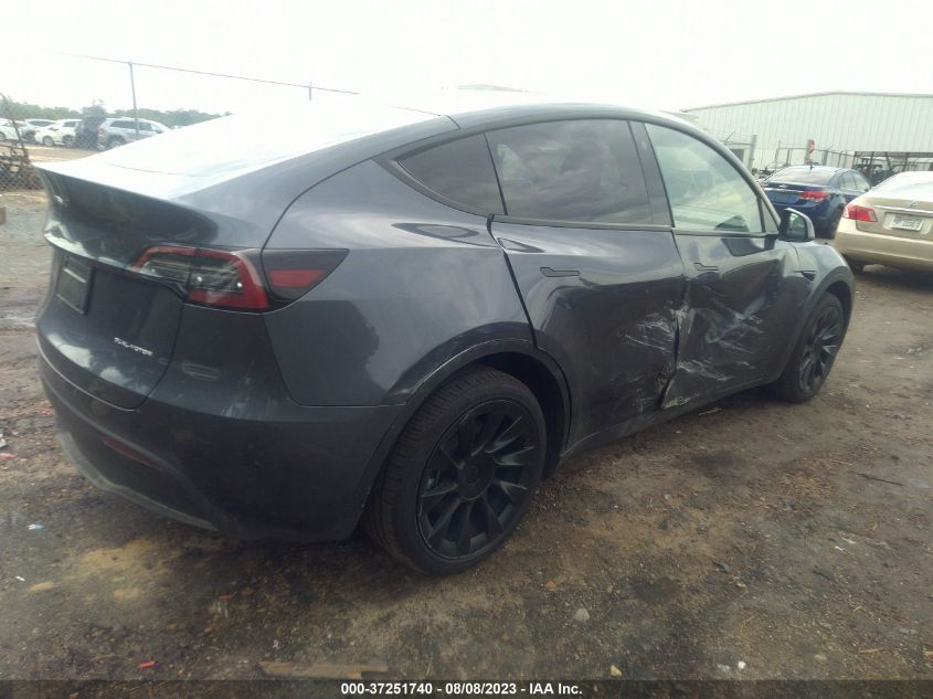 7SAYGAEEXPF774571 Tesla Model Y LONG RANGE 4