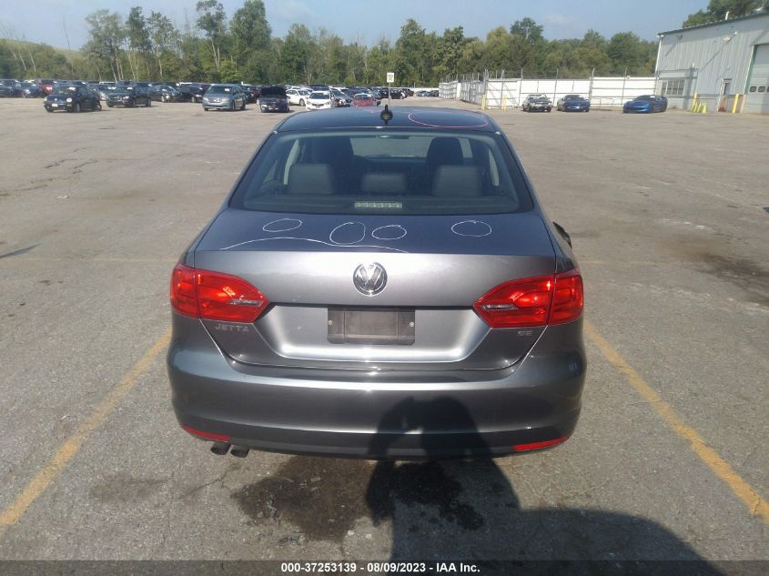 2014 VOLKSWAGEN JETTA SEDAN SE - 3VWD07AJ1EM396667