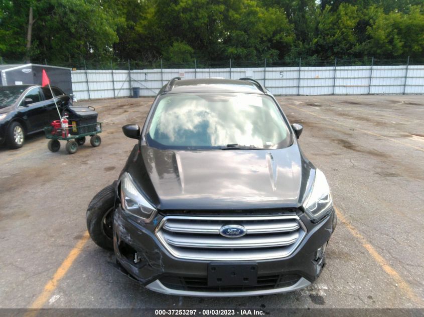 2017 FORD ESCAPE SE - 1FMCU9GD8HUE31667