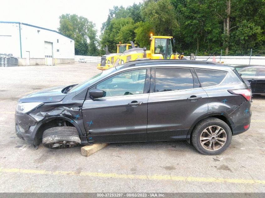 2017 FORD ESCAPE SE - 1FMCU9GD8HUE31667