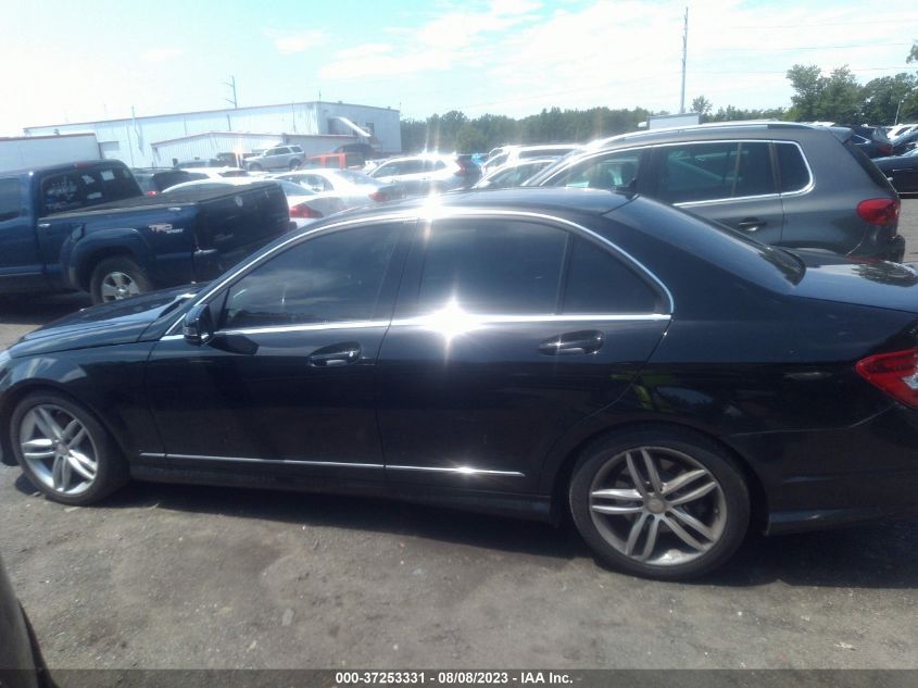 2014 MERCEDES-BENZ C 300 SPORT 4MATIC/LUXURY 4MATIC - WDDGF8AB9EA959982