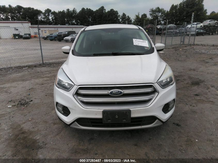 2017 FORD ESCAPE SE - 1FMCU0GD2HUC53704