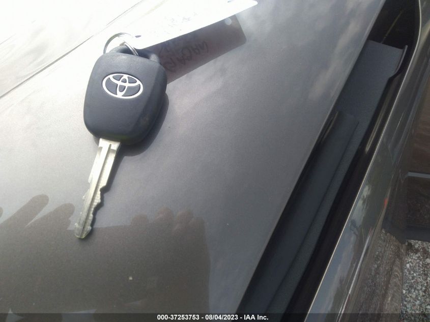 2015 TOYOTA RAV4 XLE - 2T3WFREV2FW158961