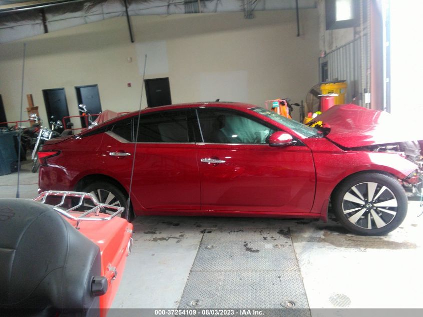 1N4BL4EV5MN377658 Nissan Altima 2.5 SL 13