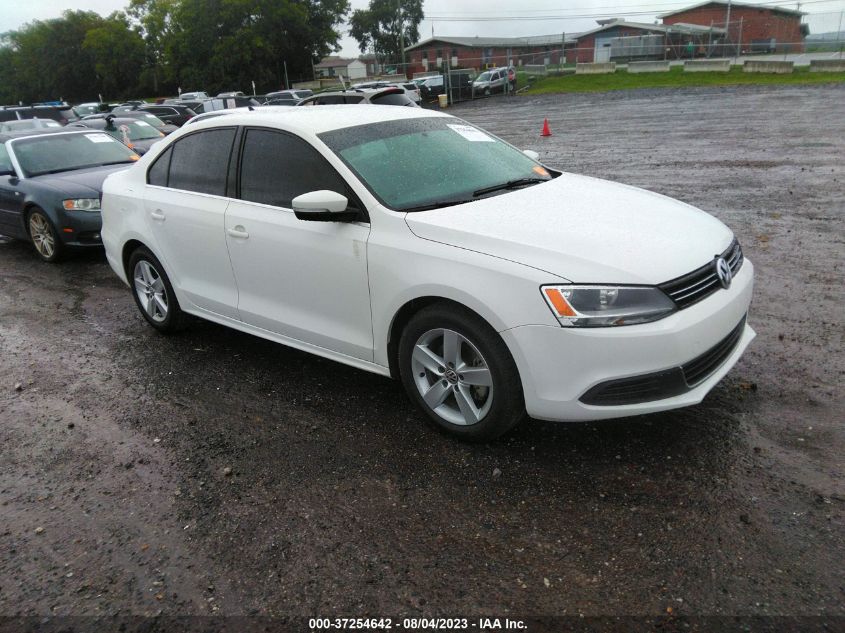 2013 VOLKSWAGEN JETTA SEDAN SE W/CONVENIENCE - 3VWDP7AJXDM447688