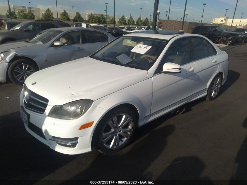 2014 MERCEDES-BENZ C-CLASS C 250 - WDDGF4HB1EG240978