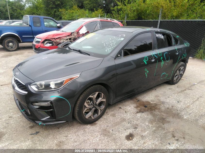 3KPF24AD0ME363439 Kia Forte LXS 2