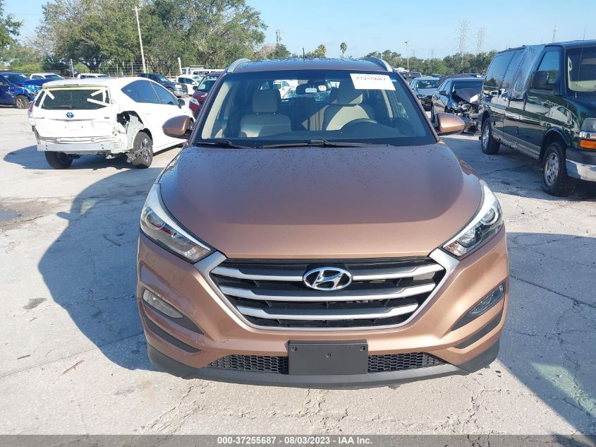 2017 HYUNDAI TUCSON LIMITED/SPORT AND ECO/SE - KM8J33A43HU392860