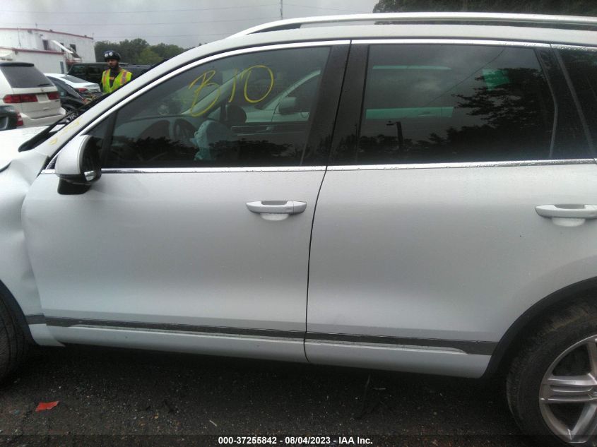 2015 VOLKSWAGEN TOUAREG EXECUTIVE - WVGEP9BP5FD005241