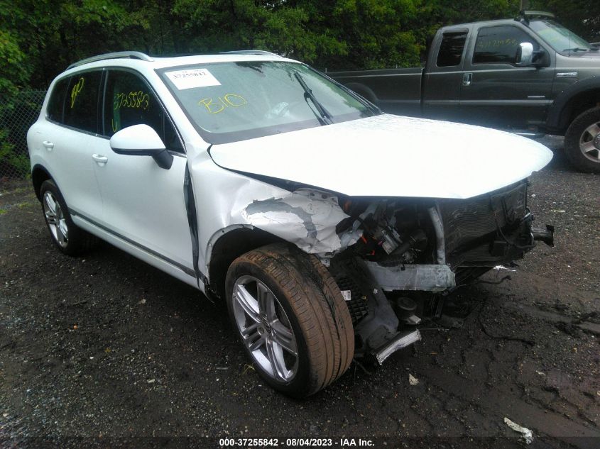 2015 VOLKSWAGEN TOUAREG EXECUTIVE - WVGEP9BP5FD005241