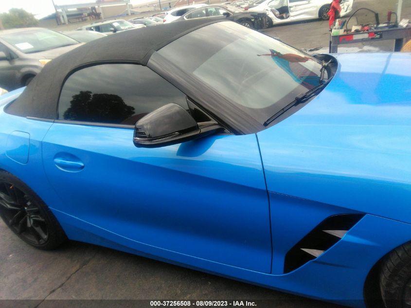2022 BMW Z4 SDRIVEM40I - WBAHF9C08NWX54489