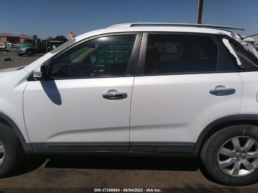 2013 KIA SORENTO LX - 5XYKT4A21DG315719