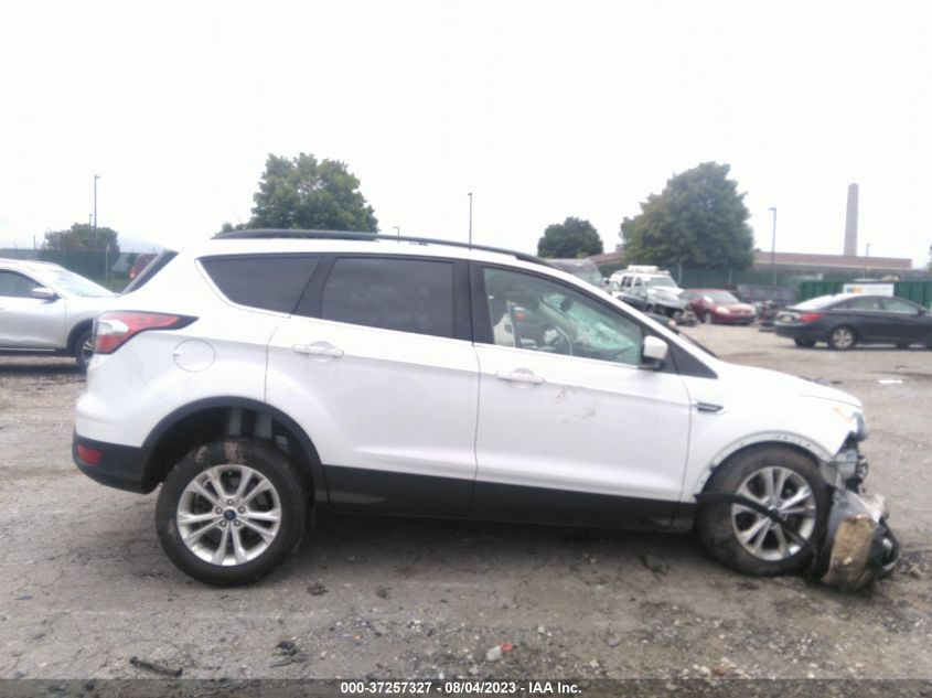 2017 FORD ESCAPE SE - 1FMCU9G92HUE81928