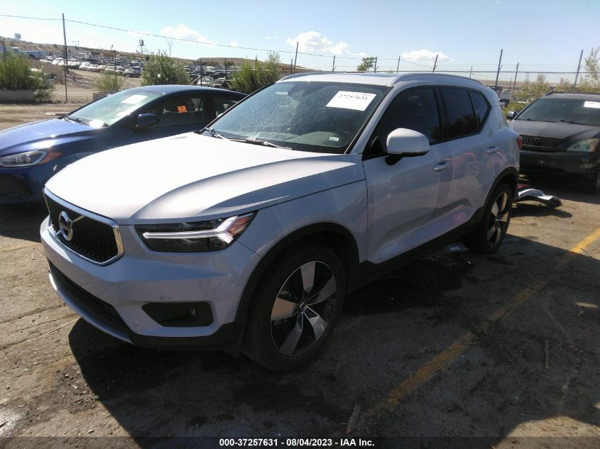 2021 VOLVO XC40 MOMENTUM YV4162UK7M2579750