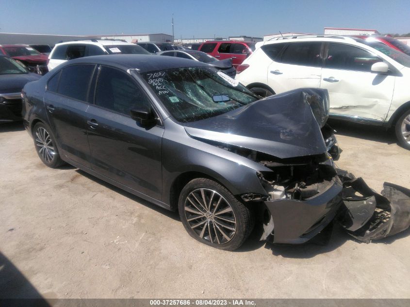 2016 VOLKSWAGEN JETTA SEDAN 1.8T SPORT - 3VWD17AJ7GM271379