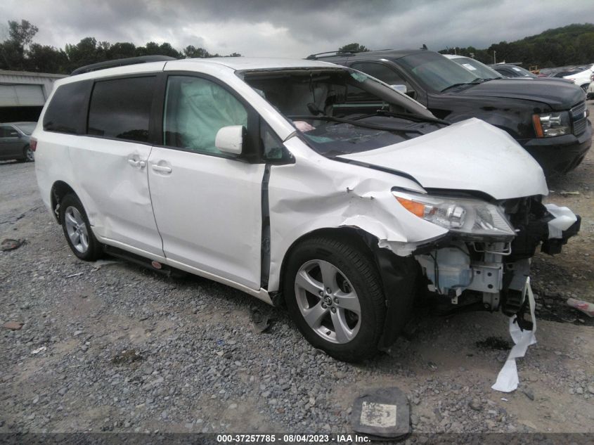 5TDKZ3DC8KS986530 TOYOTA SIENNA LE MOBILITY 2019
