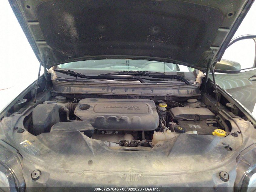 2019 JEEP CHEROKEE LATITUDE - 1C4PJMCB3KD449426