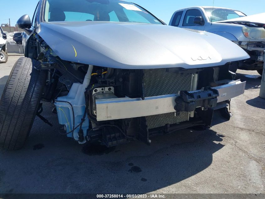 2022 KIA K5 LX - 5XXG24J20NG125425