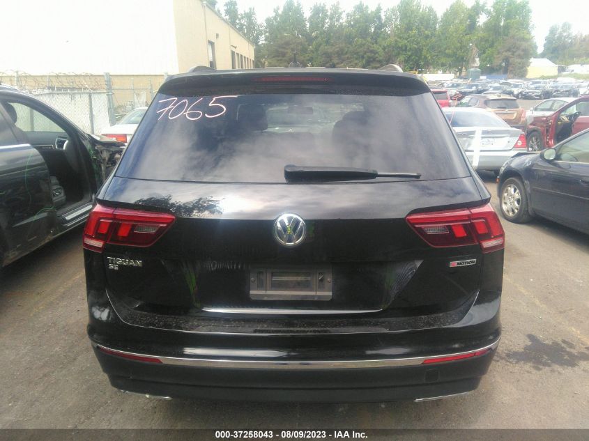 3VV2B7AX8LM027490 Volkswagen Tiguan SE/SEL 16