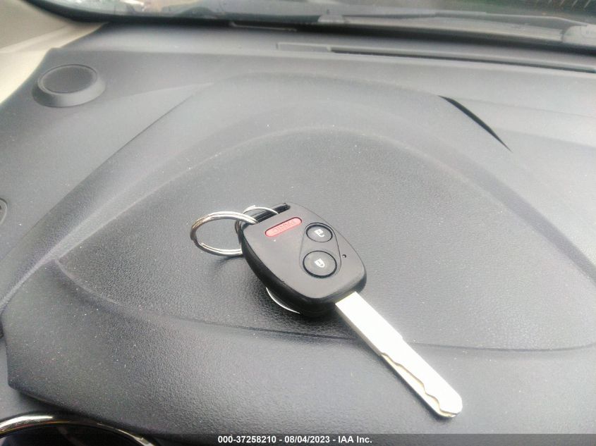 2013 HONDA FIT SPORT - JHMGE8H66DC027097