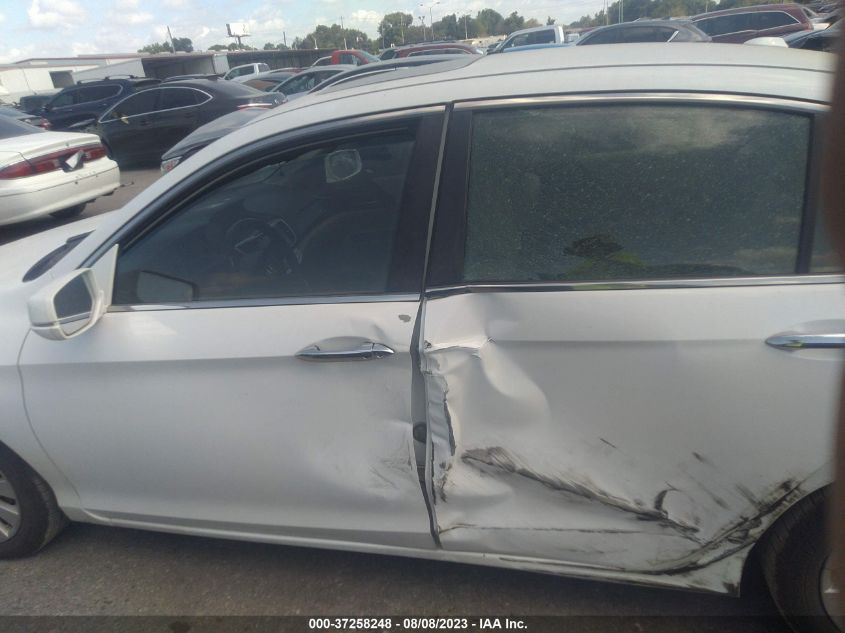 2015 HONDA ACCORD SEDAN EX-L 1HGCR2F86FA165082