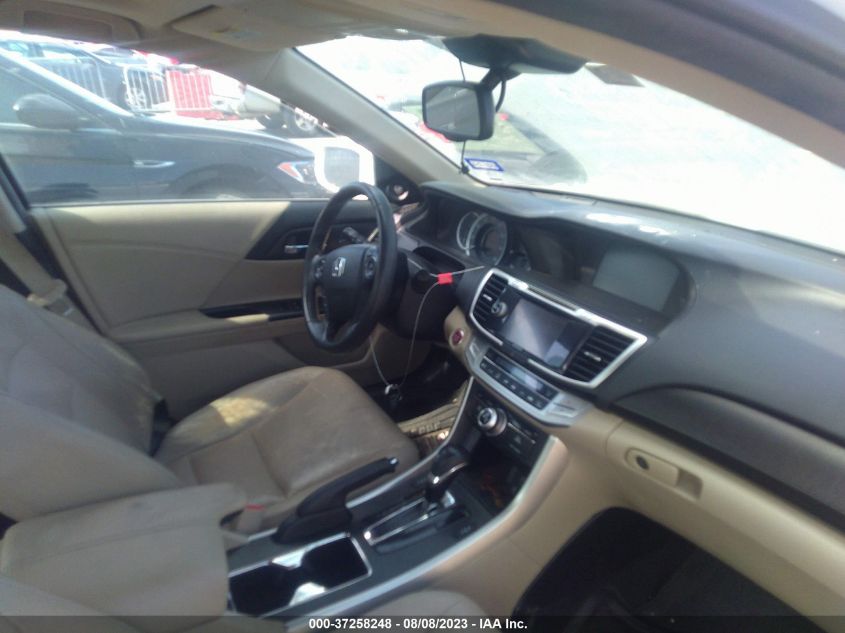 2015 HONDA ACCORD SEDAN EX-L 1HGCR2F86FA165082