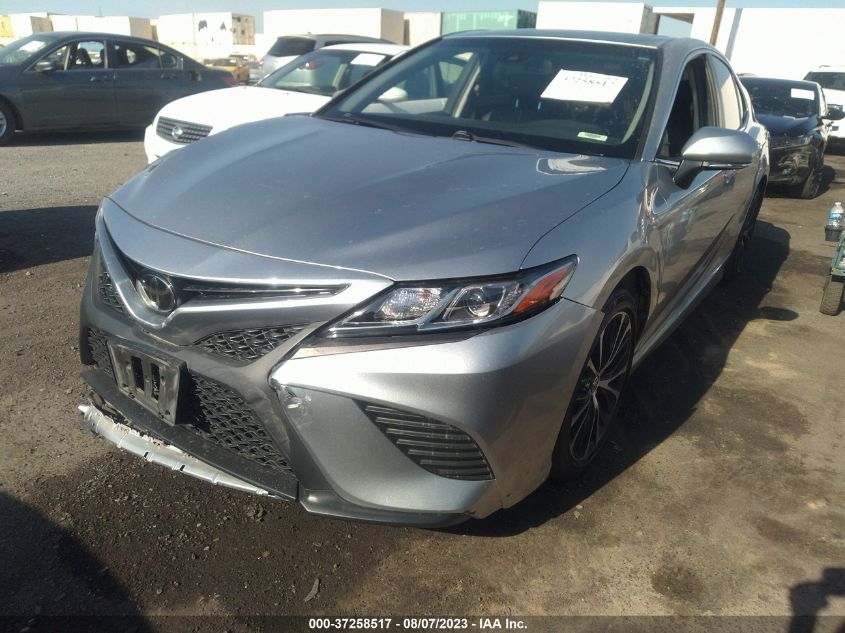 2018 TOYOTA CAMRY SE - 4T1B11HK7JU588616