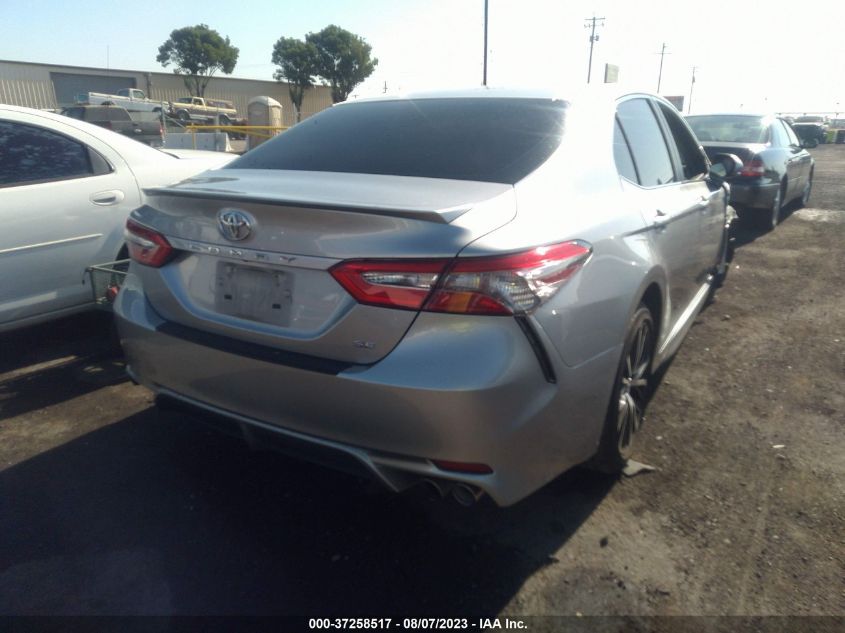 2018 TOYOTA CAMRY SE - 4T1B11HK7JU588616