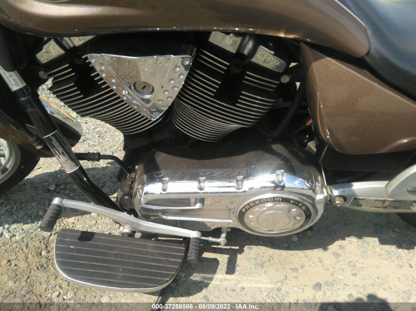 2006 VICTORY MOTORCYCLES KINGPIN - 5VPCB26D863001404