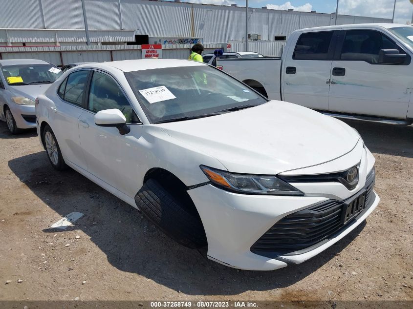 2020 TOYOTA CAMRY LE - 4T1C11AK5LU359708