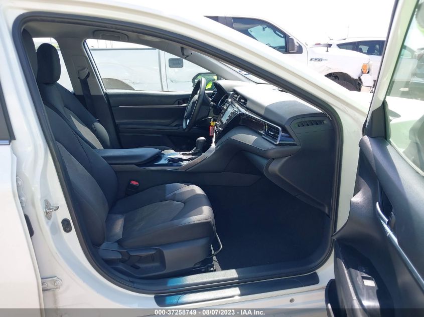 2020 TOYOTA CAMRY LE - 4T1C11AK5LU359708
