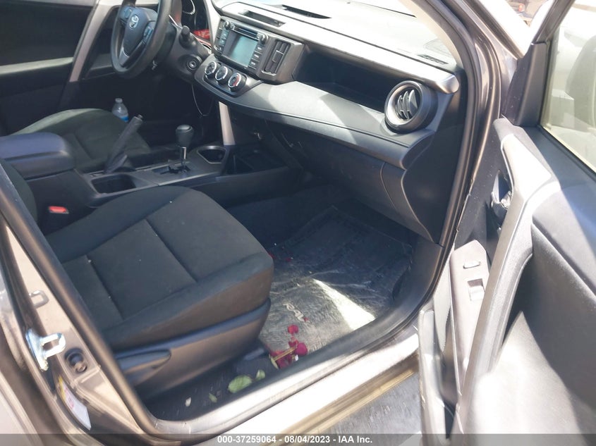 VIN JTMZFREVXJJ728127 2018 TOYOTA RAV4 LE